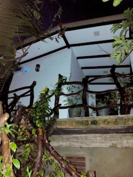 Sigiriya Danu Homestay,Habarana>>Dambulla,2.5 star