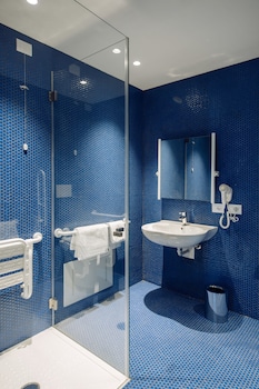 hellosky air rooms and lounge