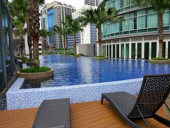 luxury apartment near klcc and city center