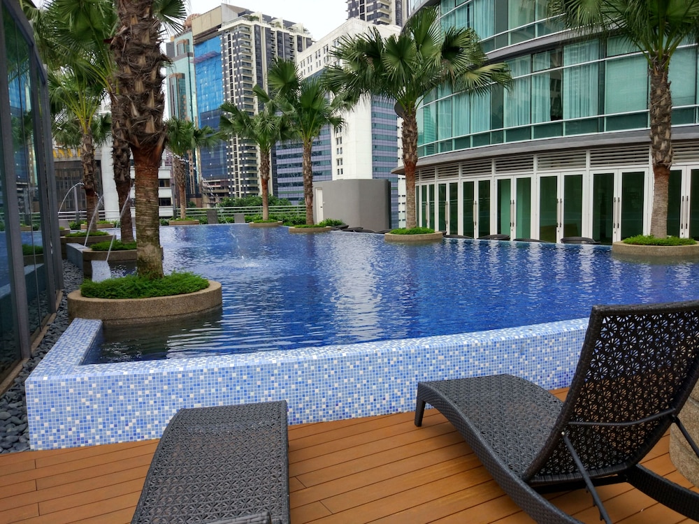 luxury apartment near klcc and city center