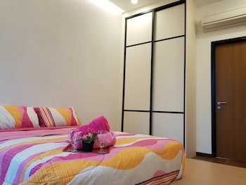 luxury apartment near klcc and city center