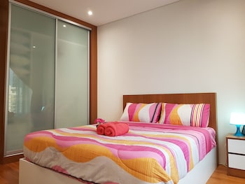 luxury apartment near klcc and city center