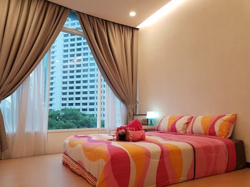 luxury apartment near klcc and city center