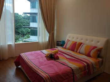 luxury apartment near klcc and city center