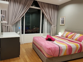 luxury apartment near klcc and city center