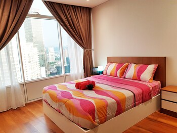 luxury apartment near klcc and city center