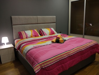 luxury apartment near klcc and city center