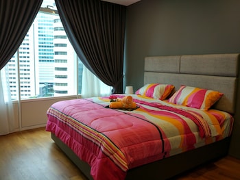 luxury apartment near klcc and city center