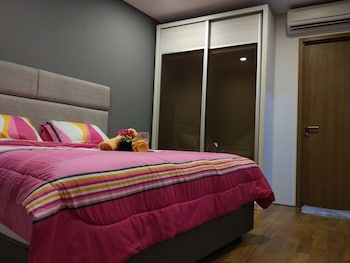 luxury apartment near klcc and city center