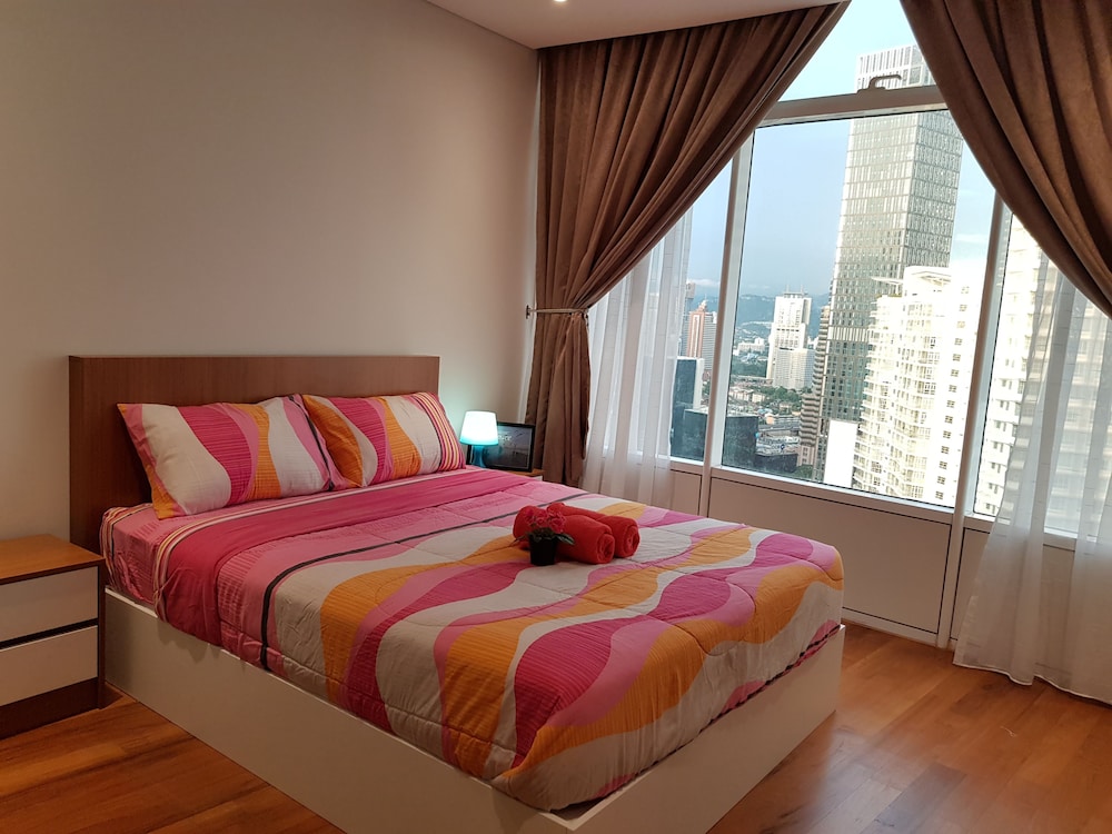 luxury apartment near klcc and city center
