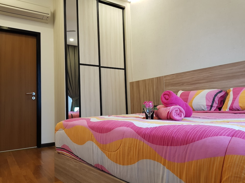 luxury apartment near klcc and city center