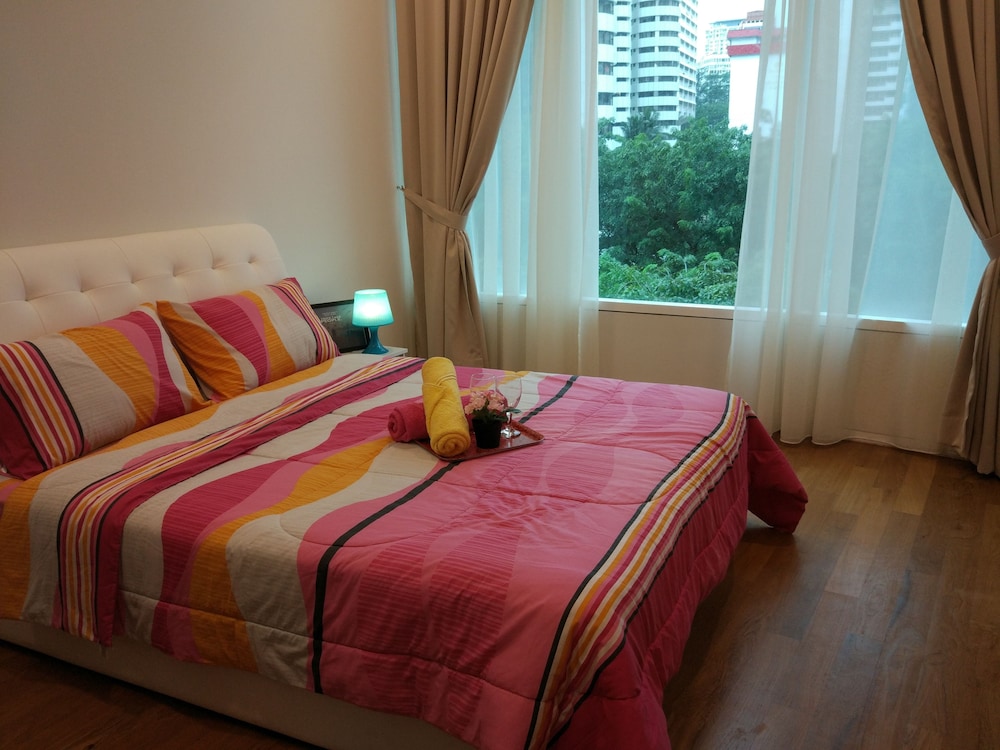 luxury apartment near klcc and city center