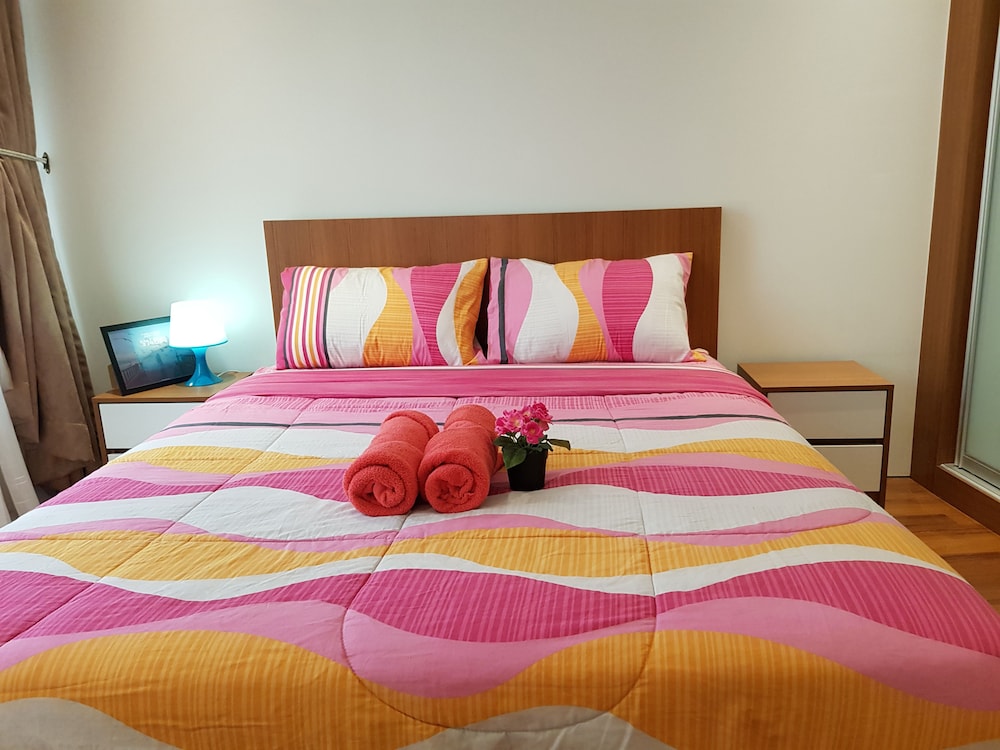 luxury apartment near klcc and city center