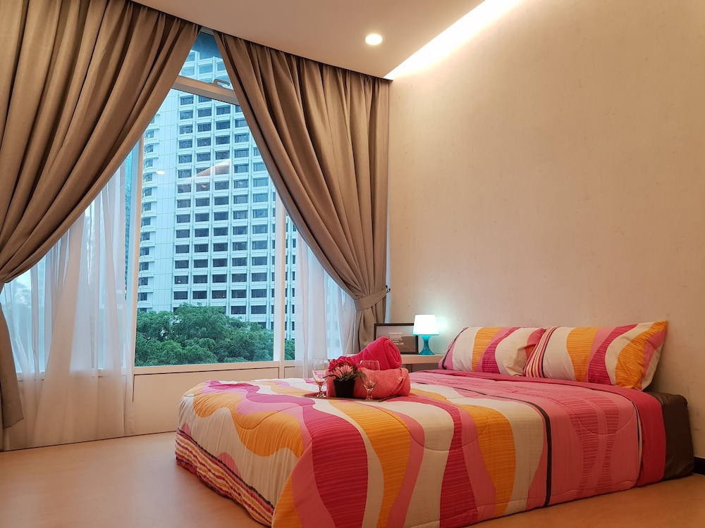 luxury apartment near klcc and city center