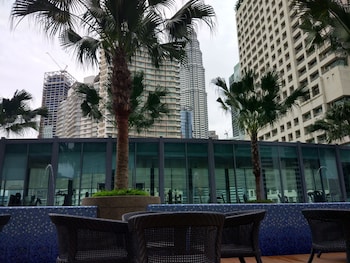 luxury apartment near klcc and city center