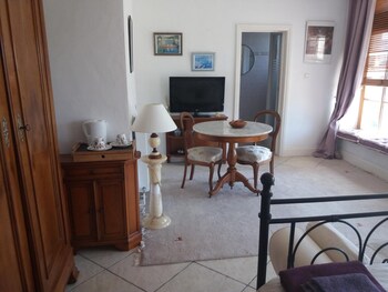 Le Patronage,La Caillere-Saint-Hilaire>>Bazoges-En-Pareds,1 star