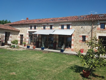 Le Patronage,La Caillere-Saint-Hilaire>>Bazoges-En-Pareds,1 star