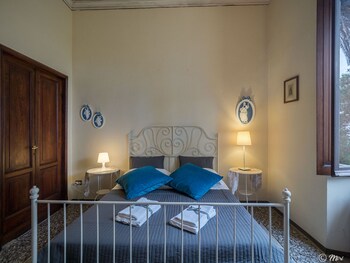 villa montale apartment i limoni