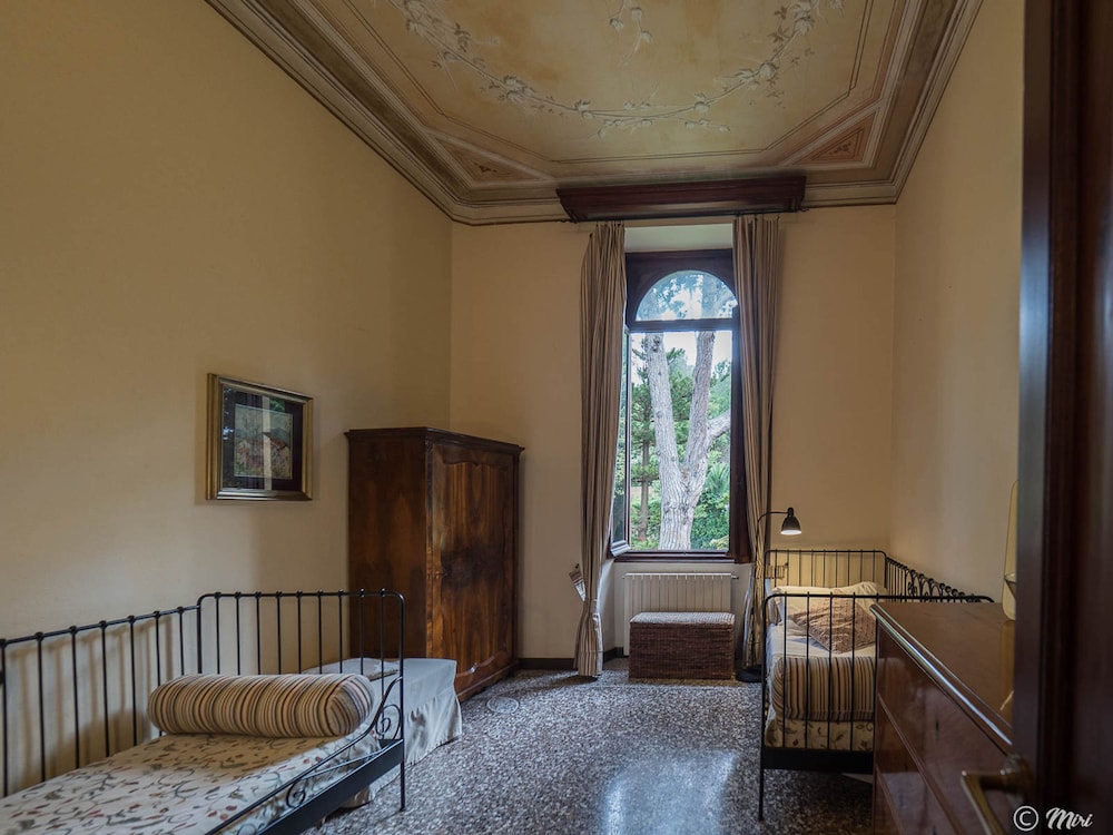 villa montale apartment i limoni