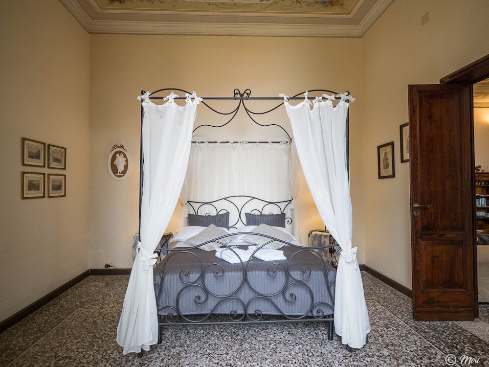 villa montale apartment i limoni