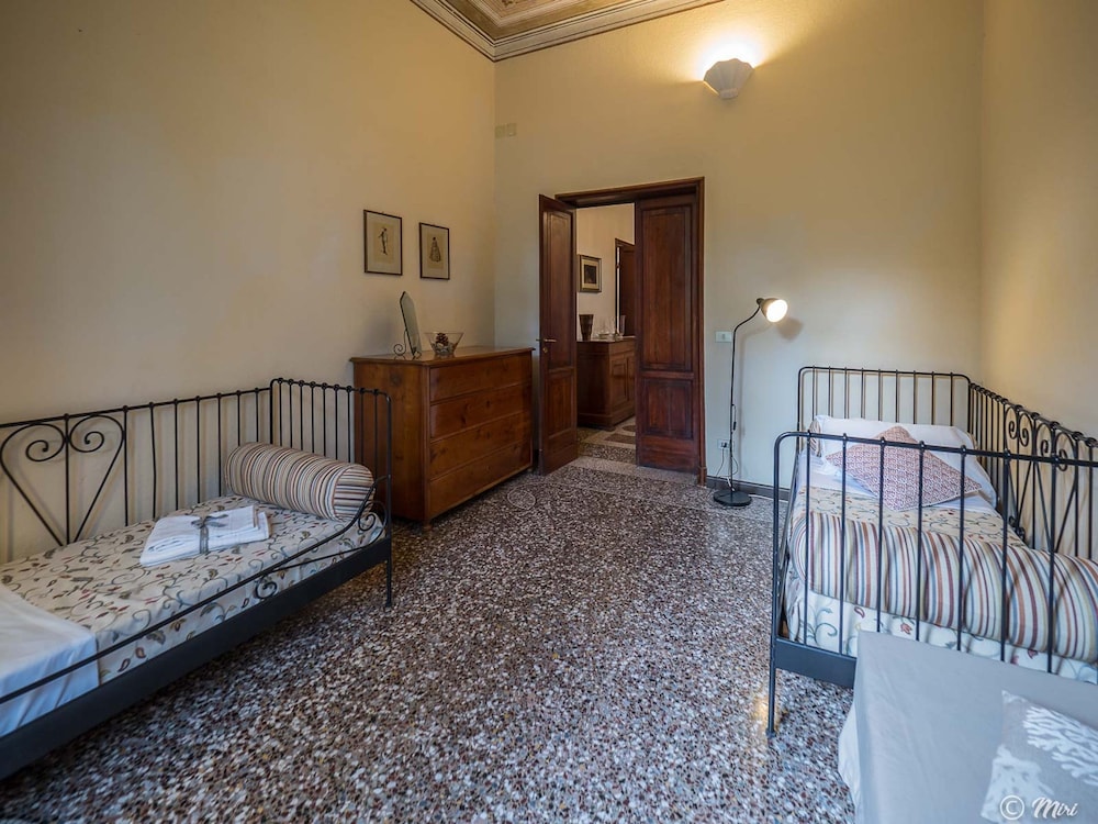 villa montale apartment i limoni