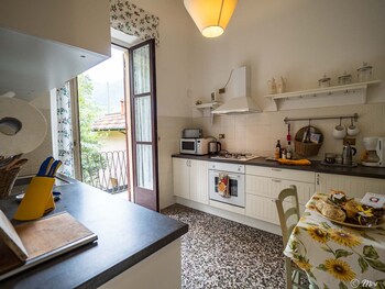 villa montale apartment i limoni