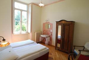 hotel and hostel montarina