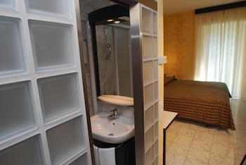 hotel and hostel montarina