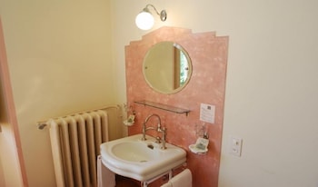 hotel and hostel montarina