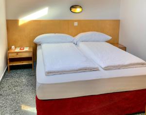 hotel and hostel montarina