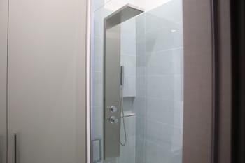 toledo 16 luxury suites