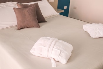 toledo 16 luxury suites