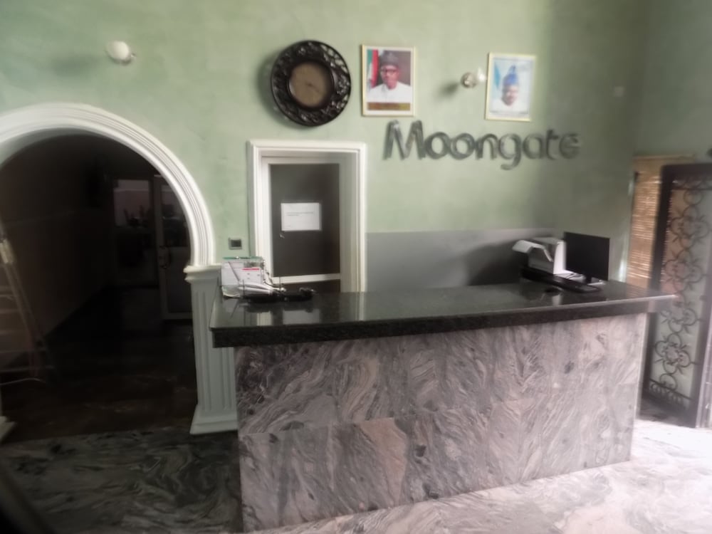 moongate hotel and suites