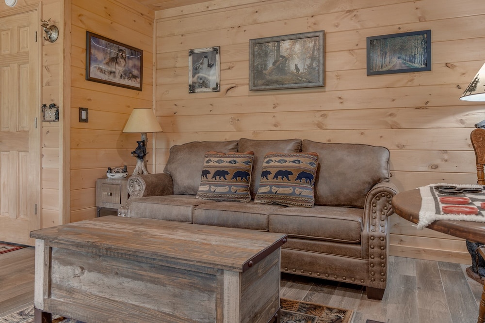 rustic charm by jackson mountain rentals