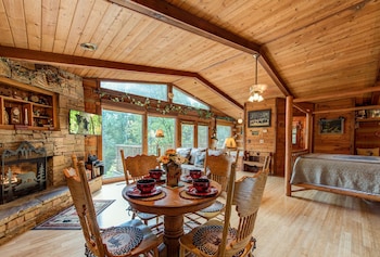 Rustic Charm By Jackson Mountain Rentals,Newport>>Gatlinburg,3 star