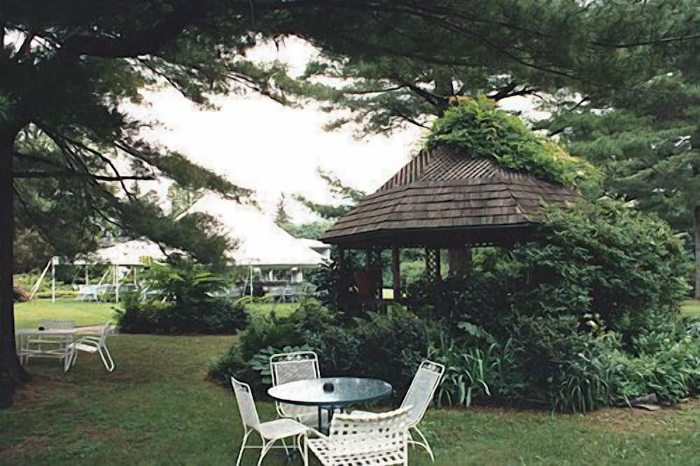 hotel vervana trademark collection by wyndham