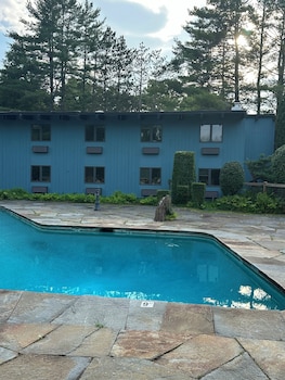 hotel vervana trademark collection by wyndham