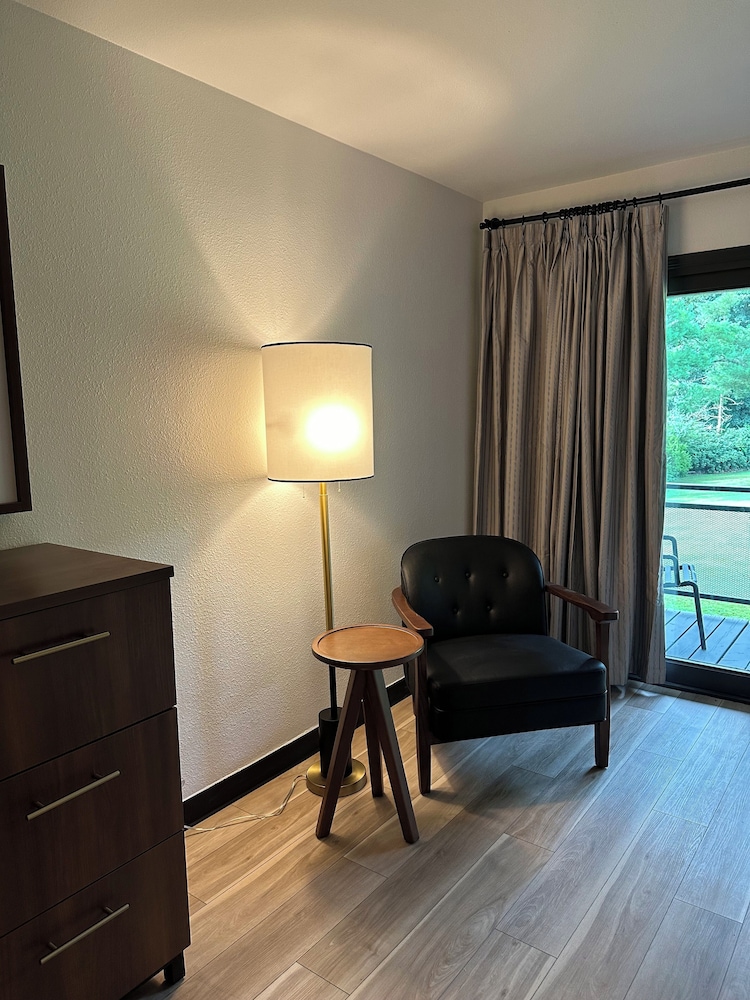 hotel vervana trademark collection by wyndham