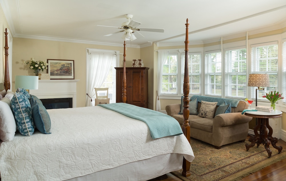 the four chimneys inn