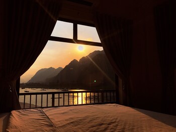 phong nha coco riverside homestay