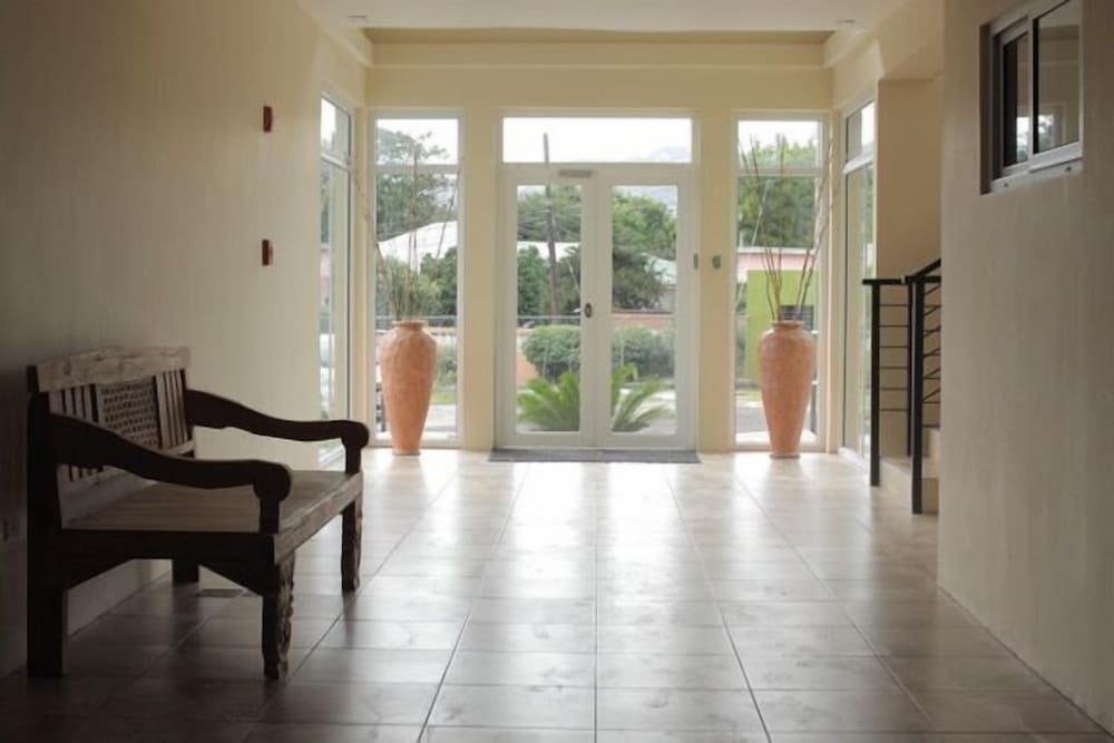 kingston apartment at tres vista