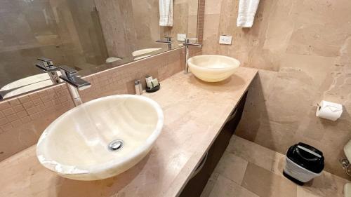 pacific suites boutique hotel and bistro