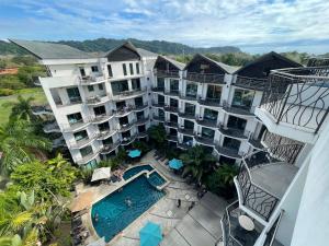 pacific suites boutique hotel and bistro