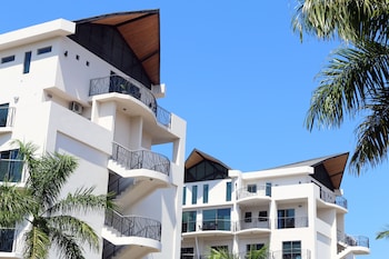 pacific suites boutique hotel and bistro