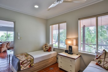 moonlight bay suites
