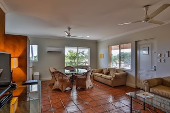 moonlight bay suites