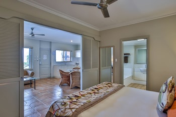 moonlight bay suites