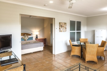 moonlight bay suites