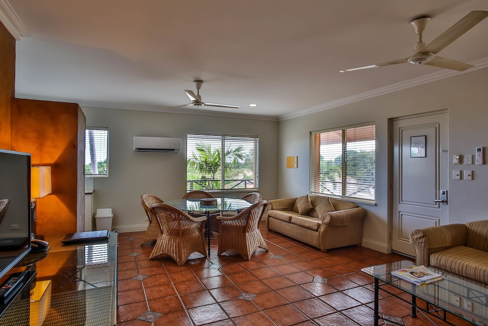 moonlight bay suites
