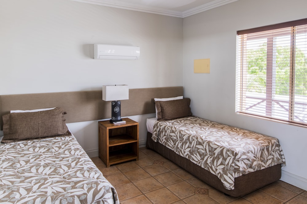 moonlight bay suites